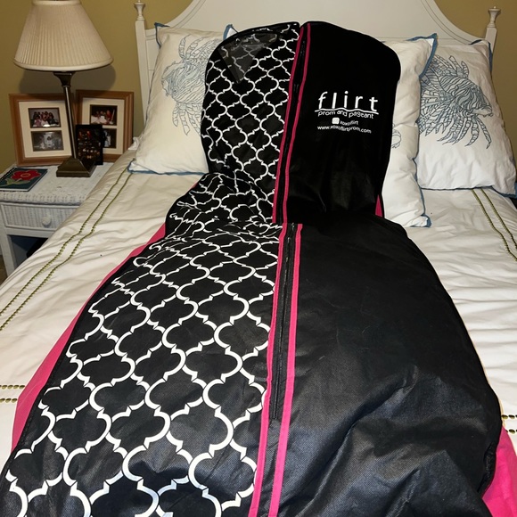 MAC DUGGAL A-Line 3/4 Sleeve Black Prom Dress - Picture 14 of 16